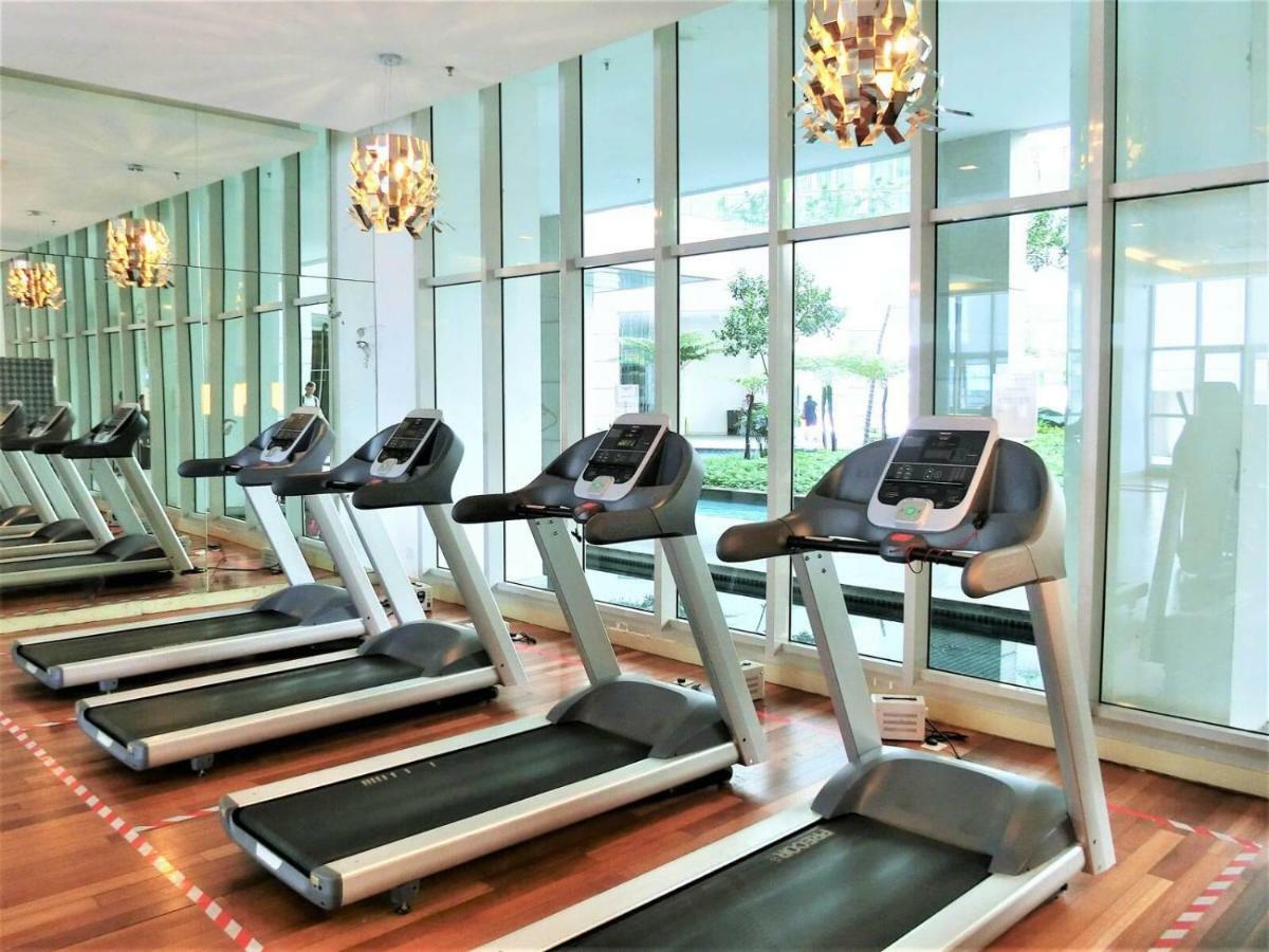 Penthouse On 34 - The Highest Unit And Best Views In Regalia & Private Rooftop Terrace Kuala Lumpur Exterior foto