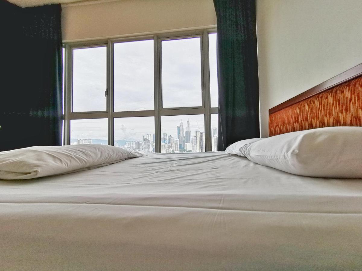 Penthouse On 34 - The Highest Unit And Best Views In Regalia & Private Rooftop Terrace Kuala Lumpur Exterior foto